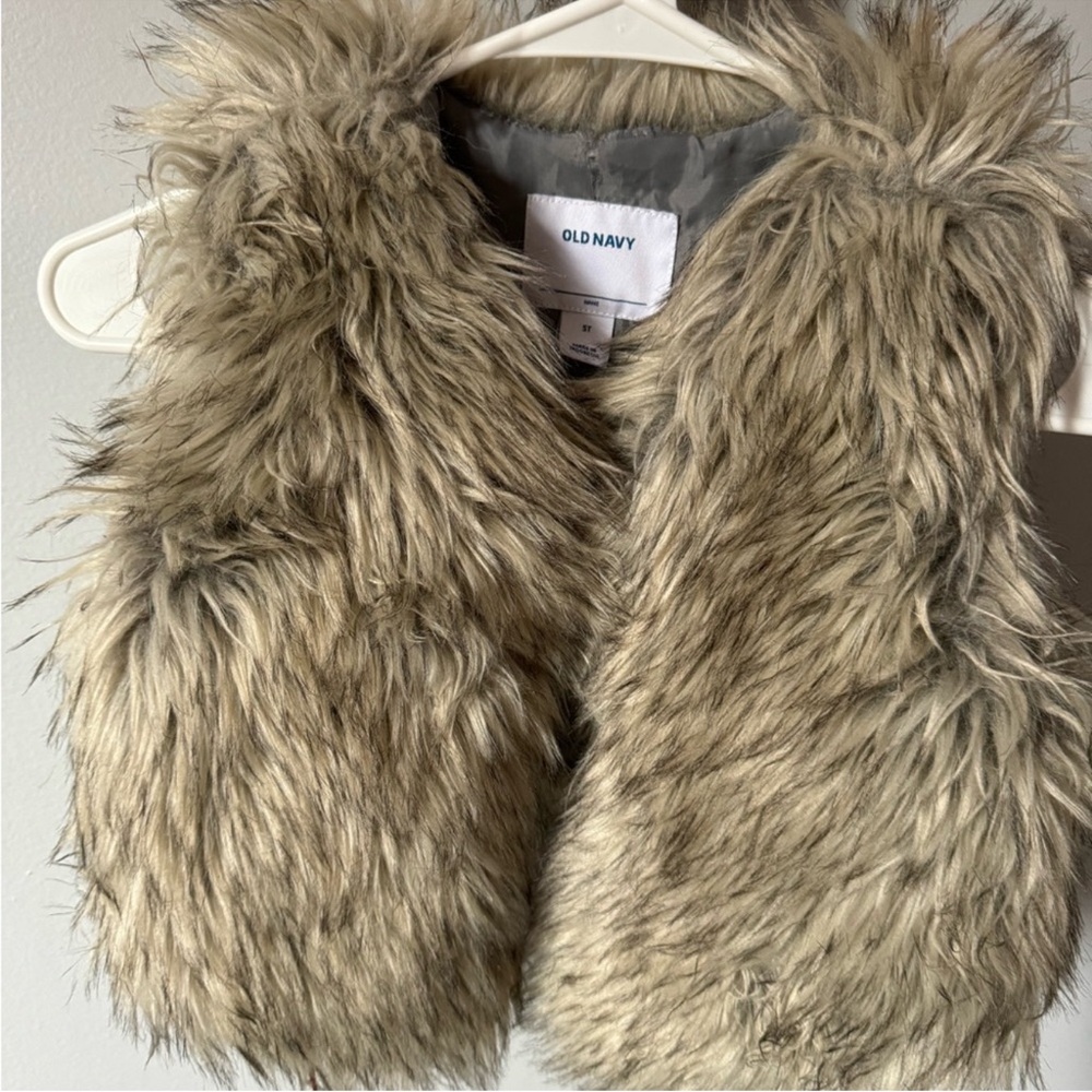 2 Faux Fur Vest in Brown and Black